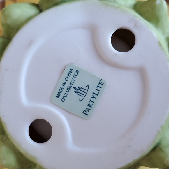 PartyLite Tealight Holders Set of 2 - Butterfly & Ladybug on Sunflowers - Picture 14 of 15